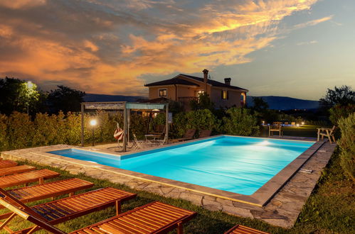 Photo 24 - Maison de 5 chambres à Pićan avec piscine privée et jardin