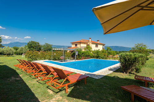 Foto 41 - Haus mit 5 Schlafzimmern in Pićan mit privater pool und terrasse