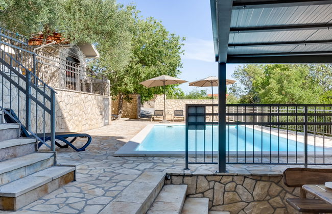 Apartamento de 3 quartos em Jasenice com piscina e terraço - Foto 33
