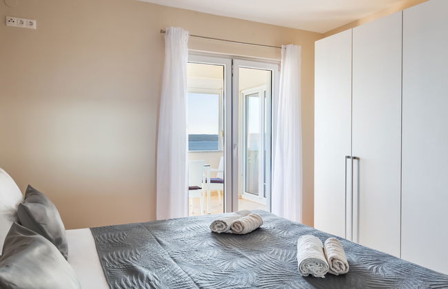 Apartamento de 3 quartos em Jasenice com piscina e terraço - Foto 16