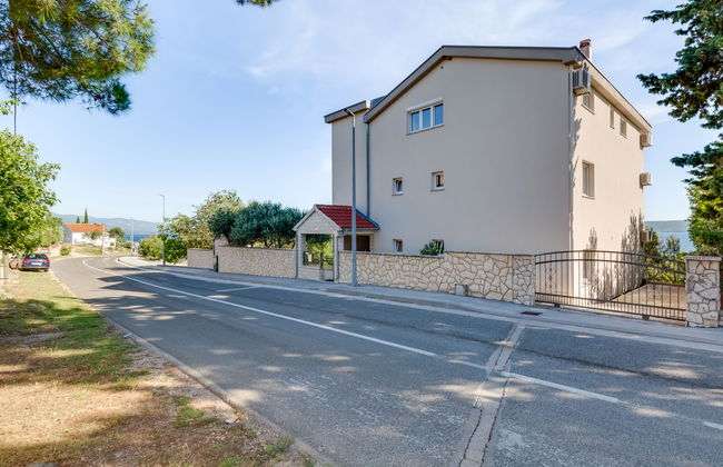 Apartamento de 3 quartos em Jasenice com piscina e terraço - Foto 30