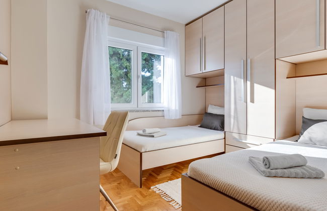 Casa de 11 quartos em Jasenice com piscina privada e terraço - Foto 24