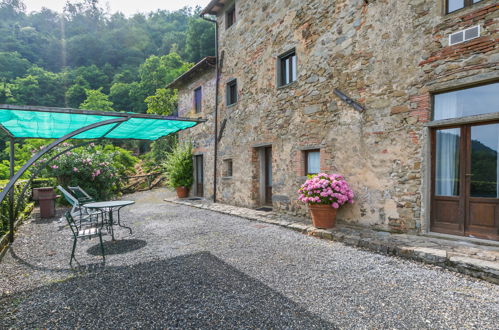 Photo 1 - Appartement de 1 chambre à Pescia avec piscine et jardin