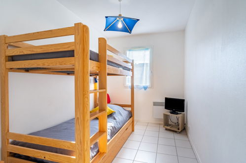 Foto 17 - Appartamento con 2 camere da letto a Vaux-sur-Mer con piscina privata e vista mare