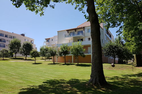 Foto 20 - Apartamento de 2 quartos em Vaux-sur-Mer com piscina e jardim