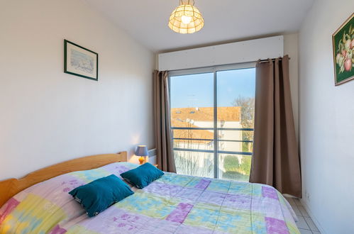 Foto 16 - Apartamento de 2 quartos em Vaux-sur-Mer com piscina privada e vistas do mar