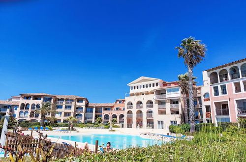 Photo 22 - 2 bedroom Apartment in Six-Fours-les-Plages with swimming pool and terrace