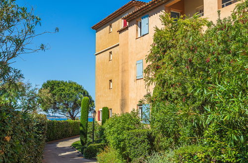 Photo 23 - 2 bedroom Apartment in Six-Fours-les-Plages with swimming pool and terrace