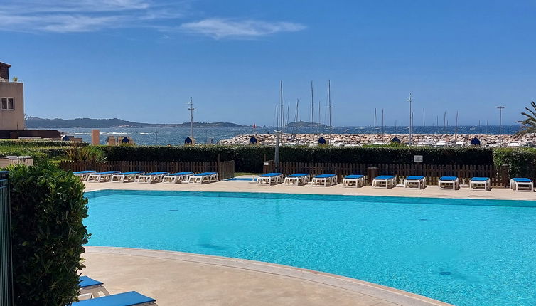 Photo 1 - 2 bedroom Apartment in Six-Fours-les-Plages with swimming pool and terrace