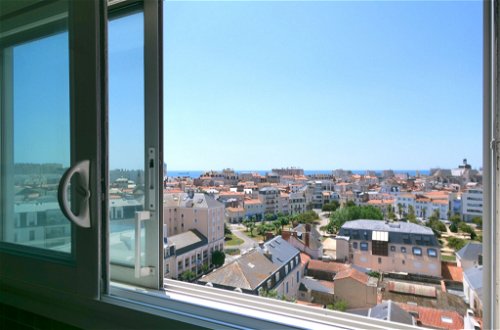 Foto 18 - Appartamento con 2 camere da letto a Les Sables-d'Olonne con vista mare