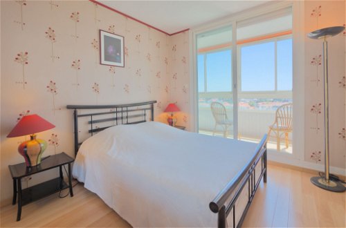 Foto 7 - Apartment mit 2 Schlafzimmern in Les Sables-d'Olonne mit blick aufs meer