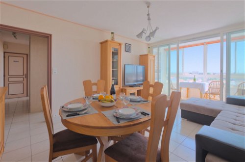 Foto 3 - Apartamento de 2 habitaciones en Les Sables-d'Olonne con vistas al mar