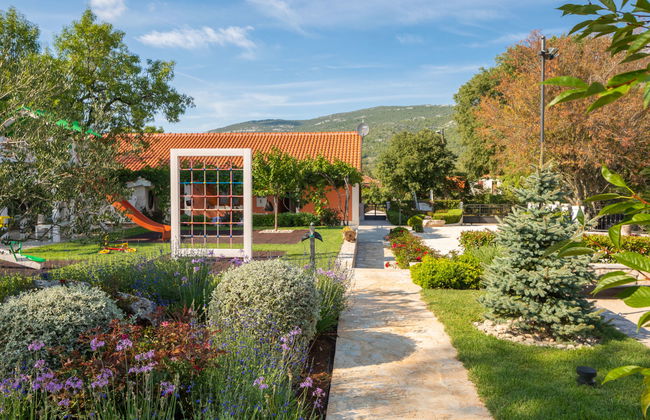 Casa de 4 quartos em Seget com piscina privada e jardim - Foto 18