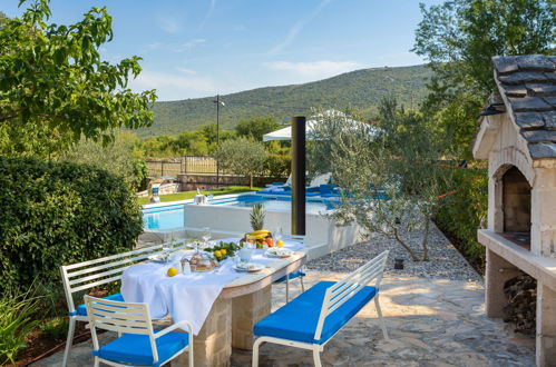 Photo 24 - Maison de 3 chambres à Seget avec piscine privée et vues à la mer