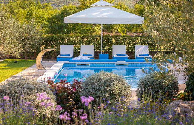 Casa de 4 quartos em Seget com piscina privada e jardim - Foto 15