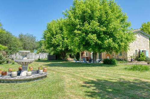 Foto 1 - Casa con 3 camere da letto a Gaillan-en-Médoc con terrazza