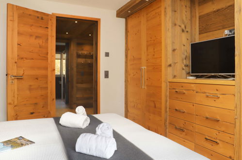 Foto 12 - Appartamento con 2 camere da letto a Zermatt con vista sulle montagne