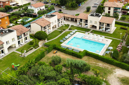 Foto 33 - Appartamento con 2 camere da letto a Garda con piscina e giardino