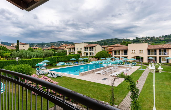 Apartamento de 3 quartos em Garda com piscina e jardim - Foto 16
