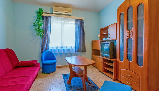 Apartment mit 2 Schlafzimmern in Karlobag mit schwimmbad und terrasse - Foto 4