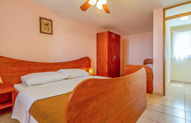 Appartamento con 2 camere da letto a Karlobag con piscina e terrazza - Foto 11