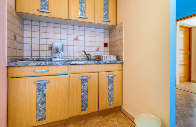Appartamento con 2 camere da letto a Karlobag con piscina e terrazza - Foto 8