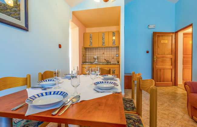 Appartamento con 2 camere da letto a Karlobag con piscina e terrazza - Foto 9