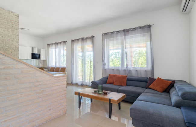 Maison de 4 chambres à Novigrad avec jardin et terrasse - Photo 3