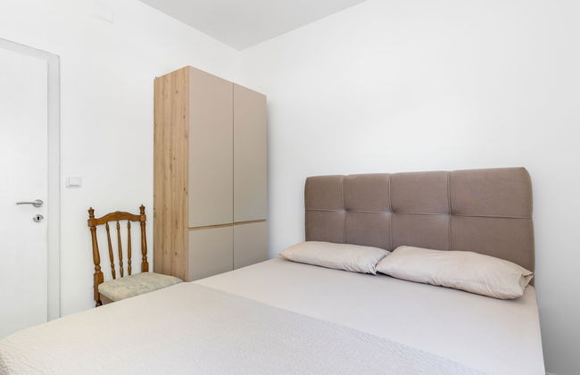 Maison de 4 chambres à Novigrad avec jardin et terrasse - Photo 9