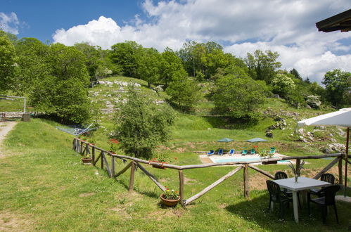 Foto 35 - Casa de 4 quartos em Fabbriche di Vergemoli com piscina privada e jardim