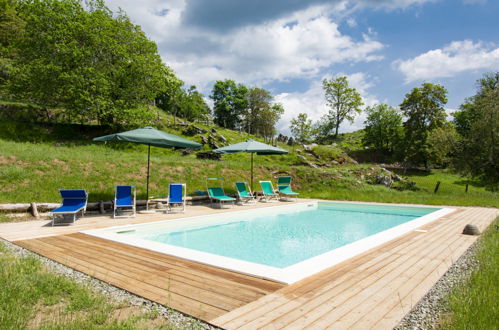 Photo 3 - Maison de 4 chambres à Fabbriche di Vergemoli avec piscine privée et jardin