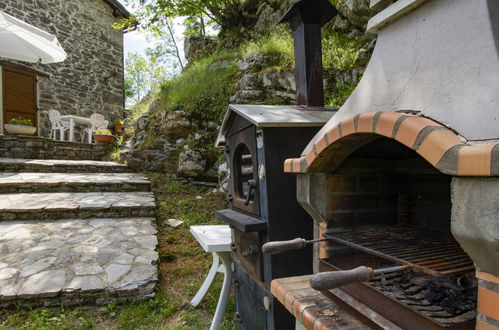 Foto 45 - Casa de 4 quartos em Fabbriche di Vergemoli com piscina privada e jardim