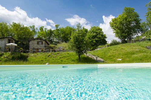 Foto 2 - Casa de 2 quartos em Fabbriche di Vergemoli com piscina e jardim