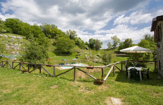 Casa con 3 camere da letto a Fabbriche di Vergemoli con piscina e giardino - Foto 31