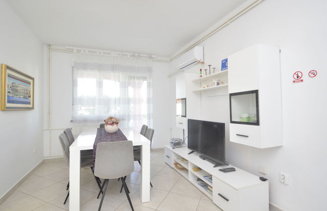 Appartement de 4 chambres à Pula avec jardin et terrasse - Photo 1
