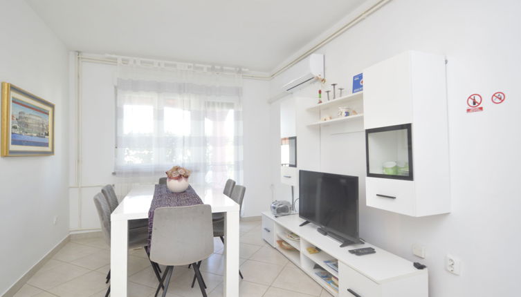 Photo 1 - 3 bedroom Apartment in Pula with terrace and sea view