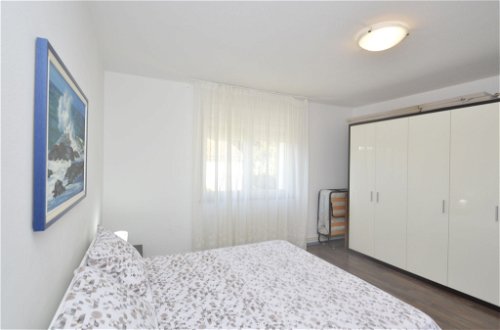 Foto 15 - Appartamento con 3 camere da letto a Pola con terrazza e vista mare