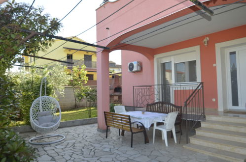 Foto 5 - Apartamento de 3 habitaciones en Pula con terraza y vistas al mar