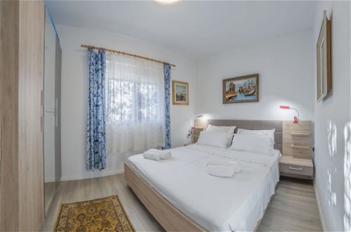 Foto 16 - Casa con 2 camere da letto a Fažana con giardino e vista mare