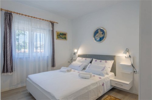 Foto 15 - Casa con 2 camere da letto a Fažana con giardino e vista mare