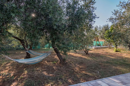 Foto 6 - Casa con 2 camere da letto a Fažana con giardino e terrazza