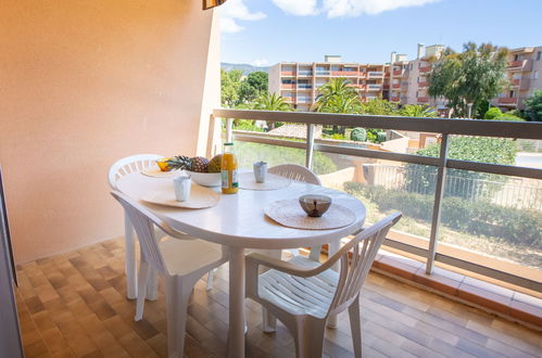 Photo 16 - Appartement en Bormes-les-Mimosas avec piscine et vues à la mer