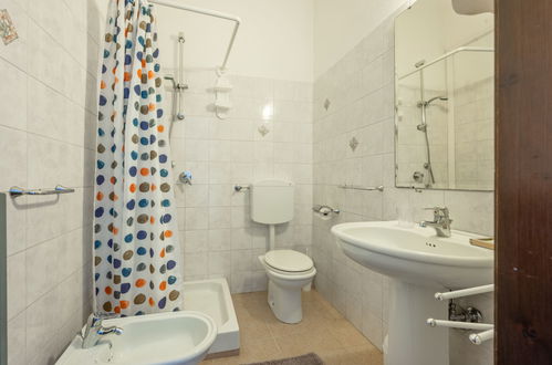 Photo 13 - 3 bedroom Apartment in Azzano d'Asti with swimming pool and garden