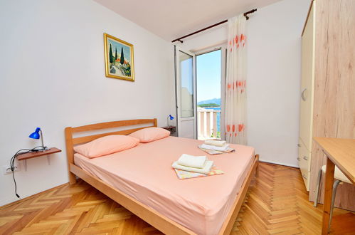 Foto 3 - Appartamento con 1 camera da letto a Orebić con vista mare