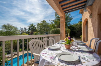 Foto 2 - Casa de 4 habitaciones en Sainte-Maxime con piscina privada y jardín