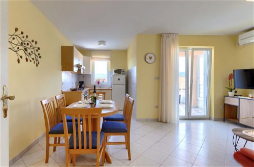 Photo 5 - 2 bedroom Apartment in Labin with sea view