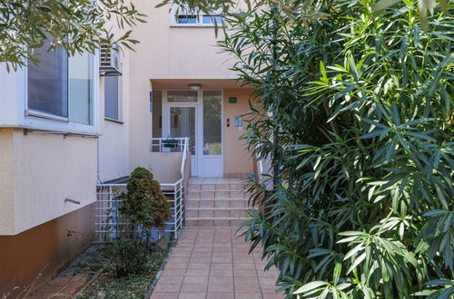 Photo 18 - Appartement en Pula avec jardin et terrasse