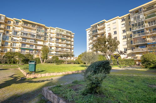 Photo 21 - 2 bedroom Apartment in Fréjus with sea view