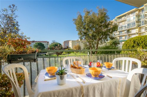 Photo 18 - 2 bedroom Apartment in Fréjus with sea view