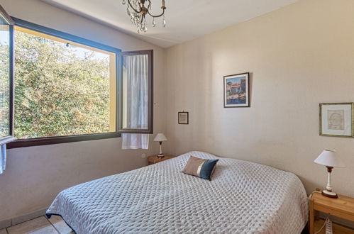 Foto 30 - Casa con 4 camere da letto a Fréjus con giardino e vista mare